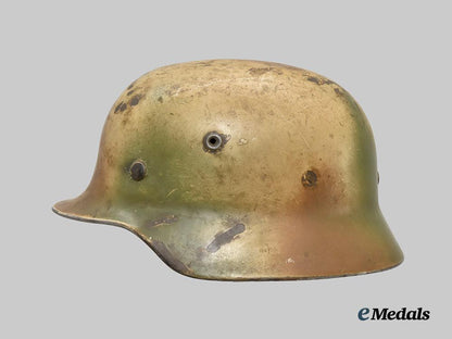 germany,_wehrmacht._an_m40_stahlhelm,_refurbished,_by_vereinigte_deutsche_nickelwerke___m_n_c6153