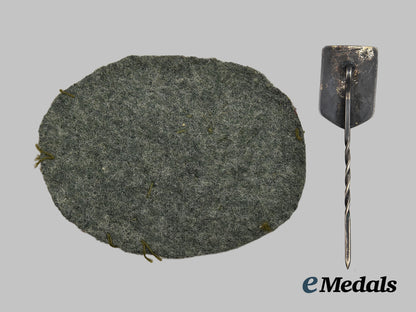 germany,_wehrmacht._a_pair_of_badges___m_n_c6165