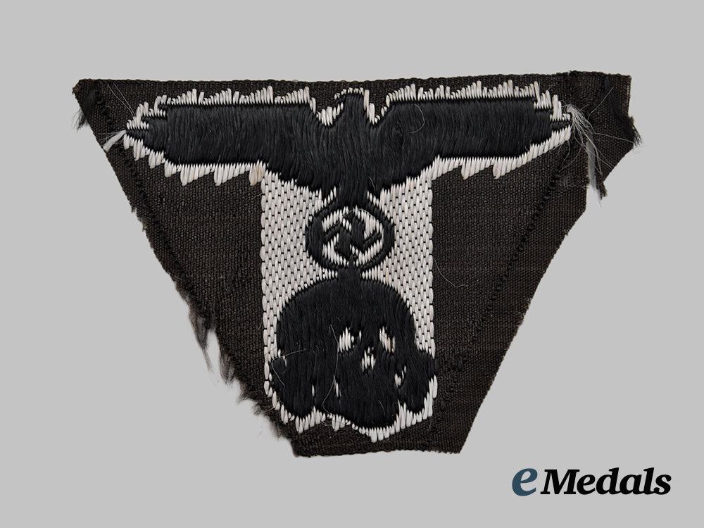 germany,_s_s._a_waffen-_s_s_panzer_personnel_one-_piece_eagle_and_totenkopf_cap_insignia___m_n_c6174