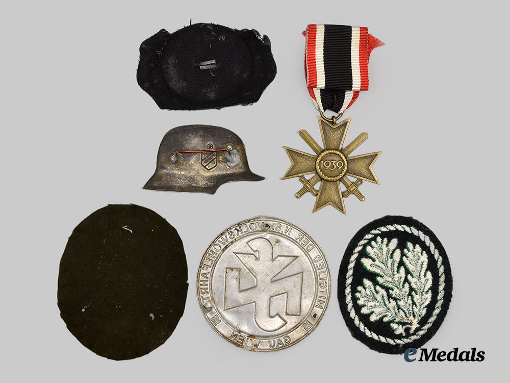 germany,_third_reich._a_mixed_lot_of_awards_and_insignia___m_n_c6220
