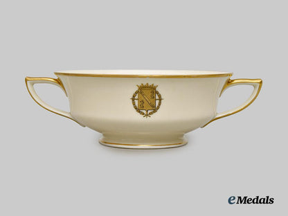 spain,_fascist_state._a_soup_dish_place_setting_belonging_to_francisco_franco.___m_n_c6232