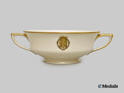 spain,_fascist_state._a_soup_dish_place_setting_belonging_to_francisco_franco.___m_n_c6232