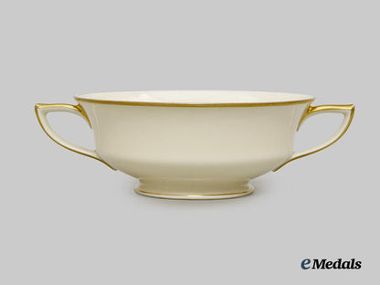 spain,_fascist_state._a_soup_dish_place_setting_belonging_to_francisco_franco.___m_n_c6233