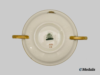 spain,_fascist_state._a_soup_dish_place_setting_belonging_to_francisco_franco.___m_n_c6234