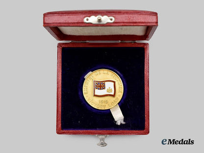 canada,_c_e_f._a1919_gold_victory_loan_medallion_in_case___m_n_c6235