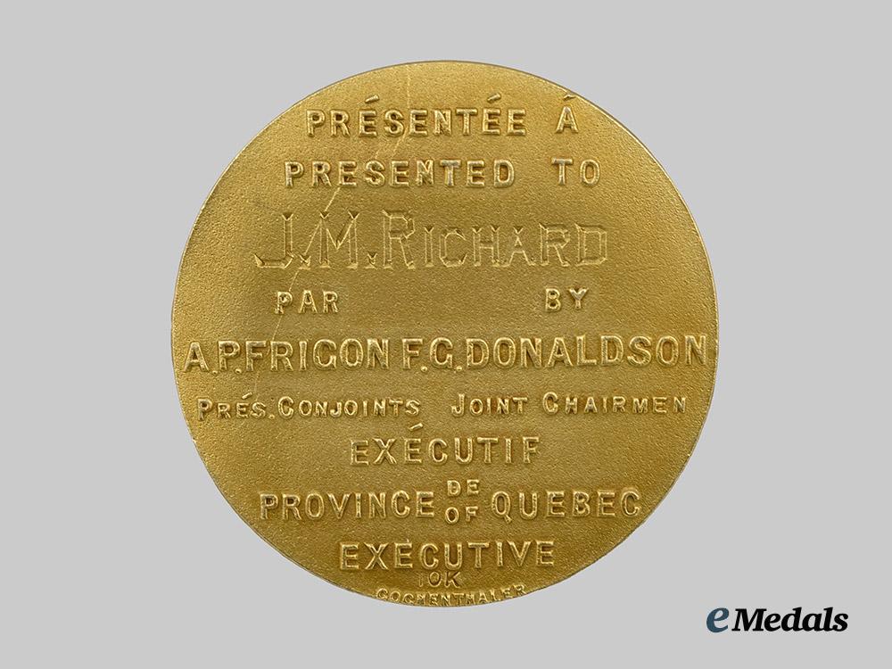 canada,_c_e_f._a1919_gold_victory_loan_medallion_in_case___m_n_c6238