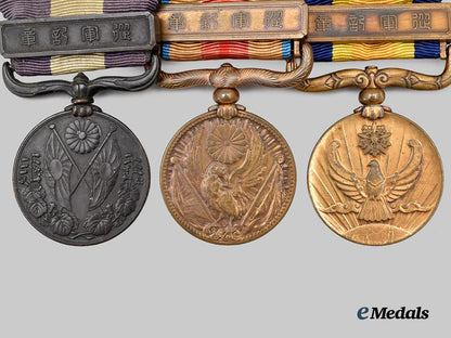 japan,_empire._a_lot_of_three_medals&_decorations___m_n_c6265