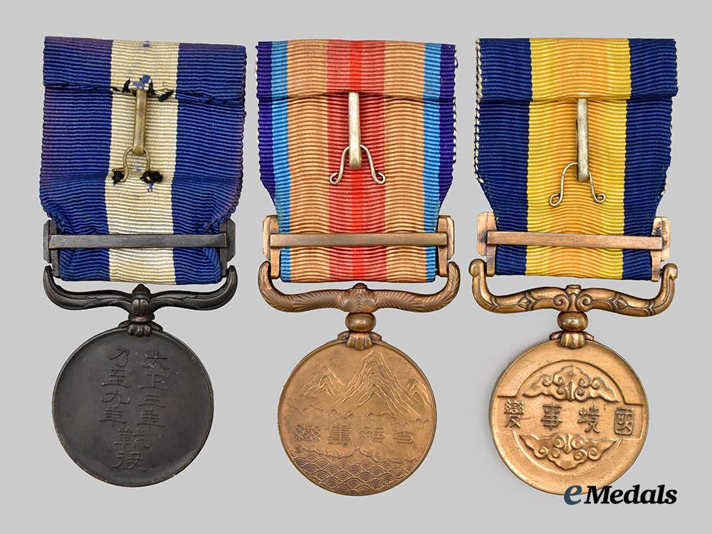 japan,_empire._a_lot_of_three_medals&_decorations___m_n_c6266