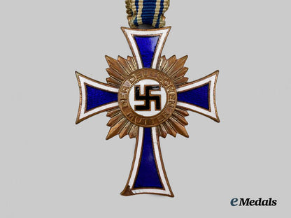 germany,_third_reich._a_mixed_lot_of_insignia___m_n_c6284