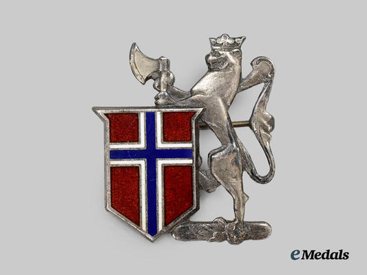 norway,_kingdom._a_second_war_lion_and_shield_badge,_by_disanza_bros___m_n_c6286-_recovered