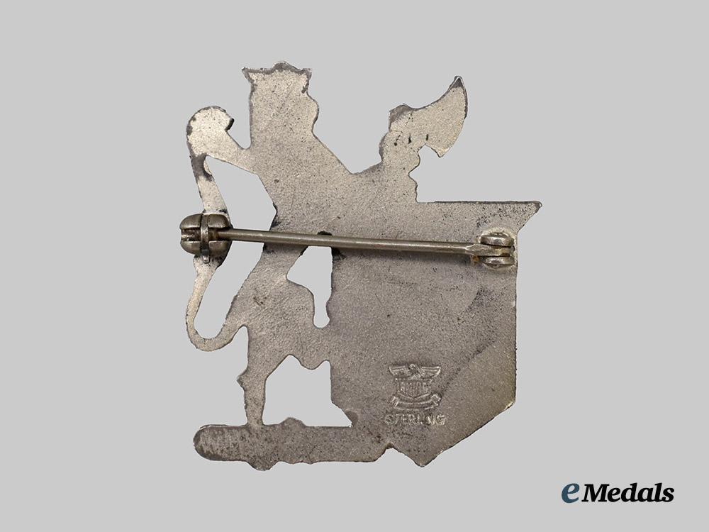 norway,_kingdom._a_second_war_lion_and_shield_badge,_by_disanza_bros___m_n_c6289-_recovered