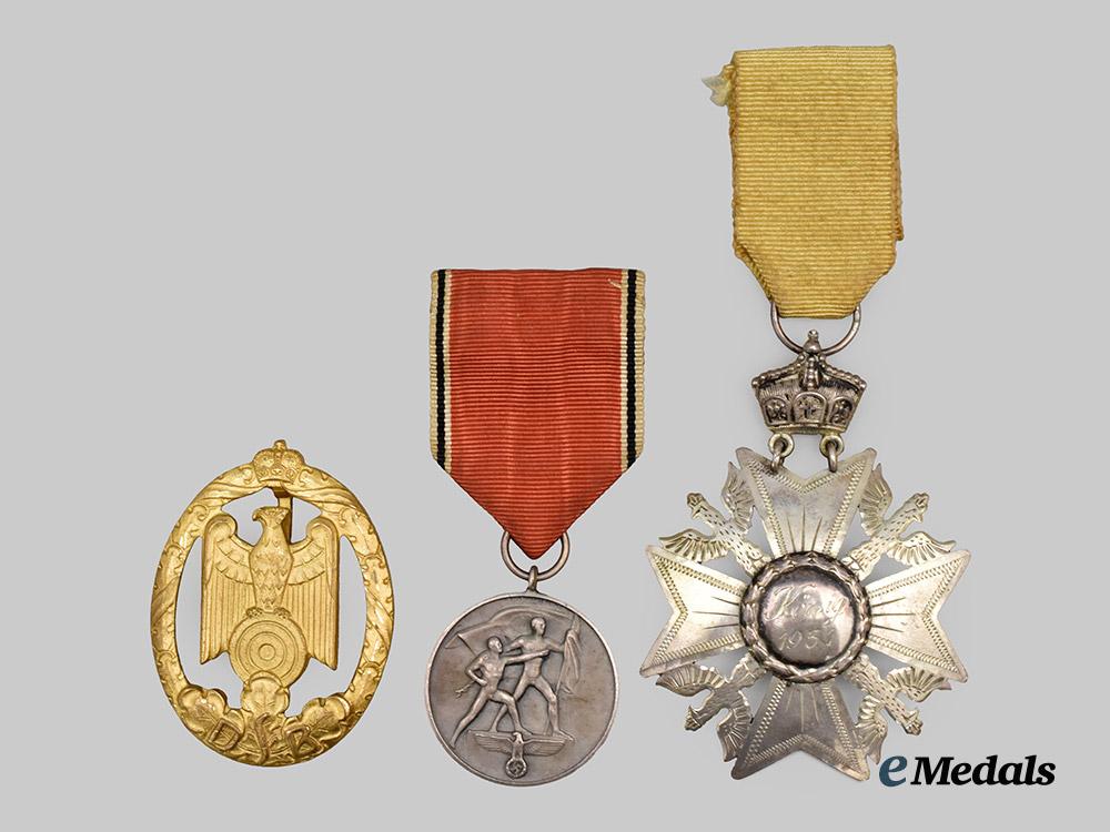 germany,_third_reich._a_mixed_lot_of_service_and_merit_awards___m_n_c6302