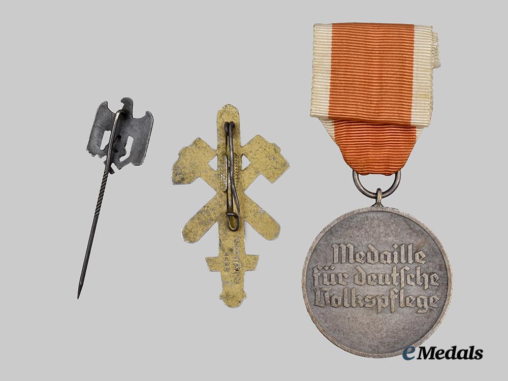 germany,_third_reich._a_mixed_lot_of_merit_and_service_awards___m_n_c6314