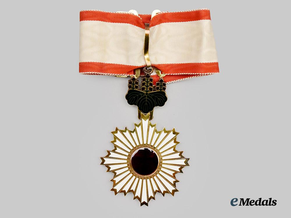 japan,_imperial._a_mint_order_of_the_rising_sun,_i_i_class_grand_set_in_case___m_n_c6337-_recovered
