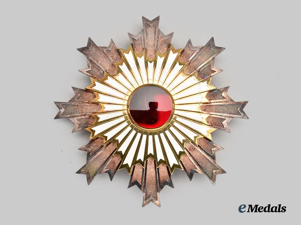 japan,_imperial._a_mint_order_of_the_rising_sun,_i_i_class_grand_set_in_case___m_n_c6343-_recovered