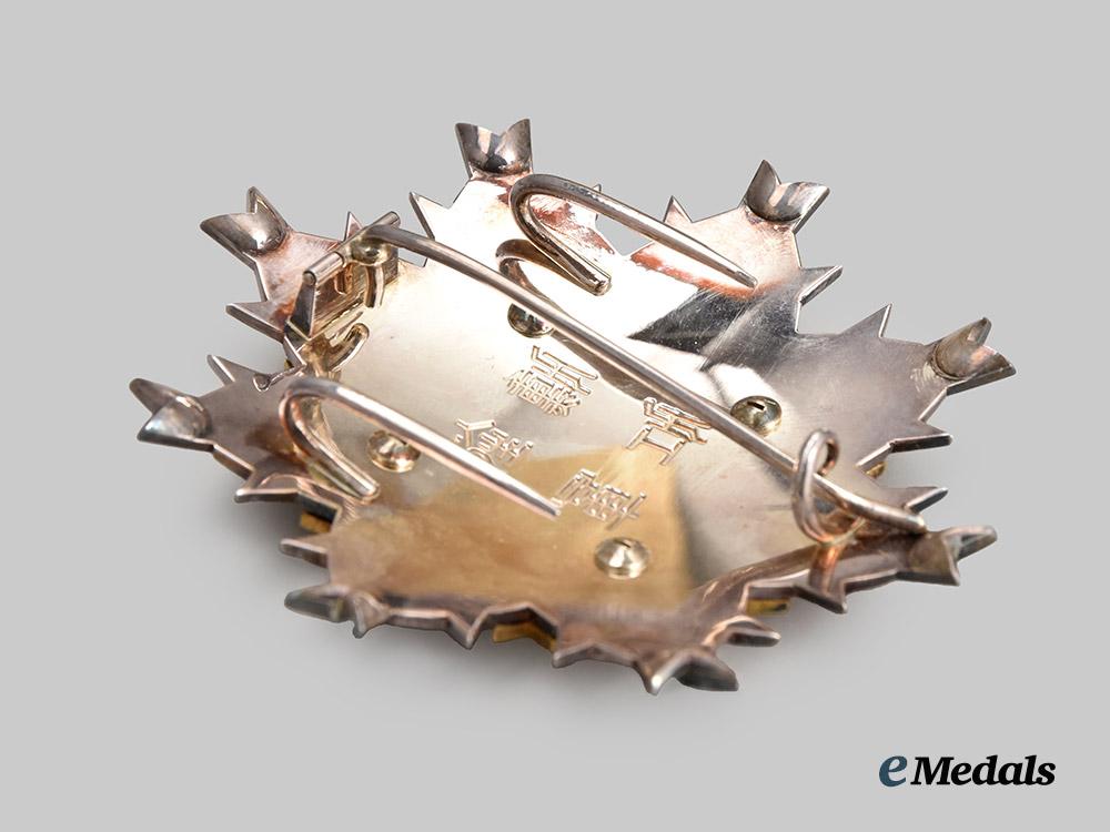 japan,_imperial._a_mint_order_of_the_rising_sun,_i_i_class_grand_set_in_case___m_n_c6347-_recovered