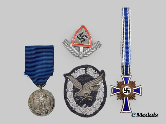 germany,_third_reich._a_mixed_lot_of_awards_and_insignia___m_n_c6400