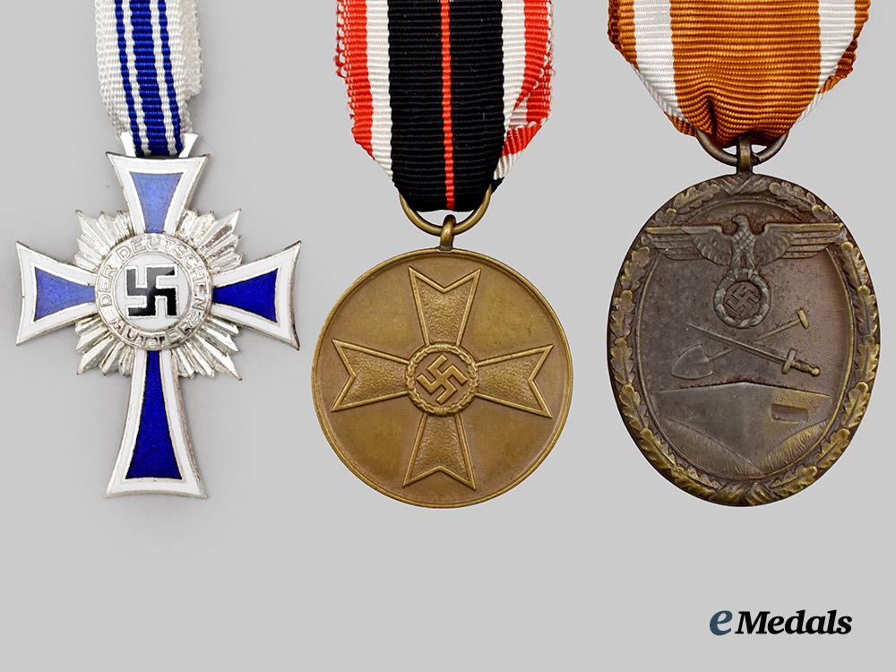 germany,_third_reich._a_lot_of_awards_for_military_and_civil_service___m_n_c6408