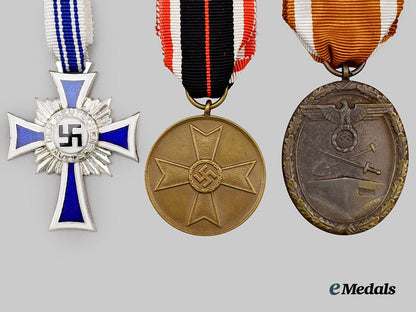 germany,_third_reich._a_lot_of_awards_for_military_and_civil_service___m_n_c6408