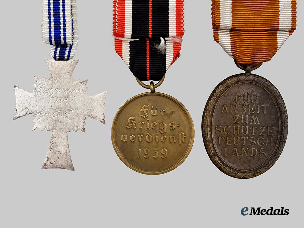 germany,_third_reich._a_lot_of_awards_for_military_and_civil_service___m_n_c6412
