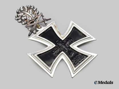 germany,_federal_republic._a_knight’s_cross_of_the_iron_cross_with_oak_leaves,_swords,_and_diamonds,1957_version___m_n_c6440