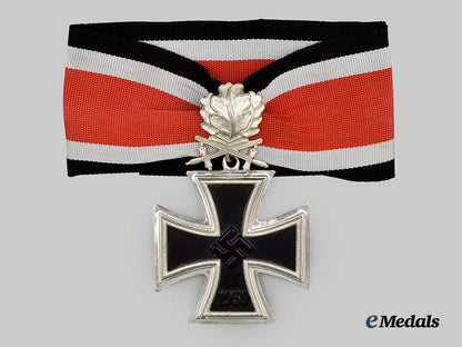 germany,_federal_republic._a_knight’s_cross_of_the_iron_cross_with_oak_leaves,_swords,_and_case,_exhibition_example_by_rudolf_souval,_c.1980___m_n_c6445