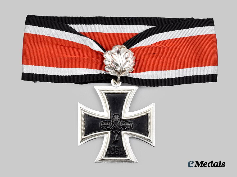 germany,_federal_republic._a_knight’s_cross_of_the_iron_cross_with_oak_leaves,1957_version___m_n_c6447