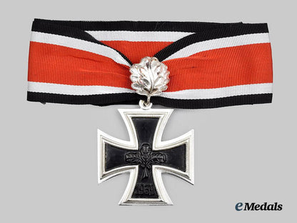 germany,_federal_republic._a_knight’s_cross_of_the_iron_cross_with_oak_leaves,1957_version___m_n_c6447