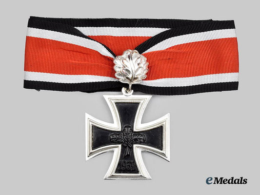 germany,_federal_republic._a_knight’s_cross_of_the_iron_cross_with_oak_leaves,1957_version___m_n_c6447