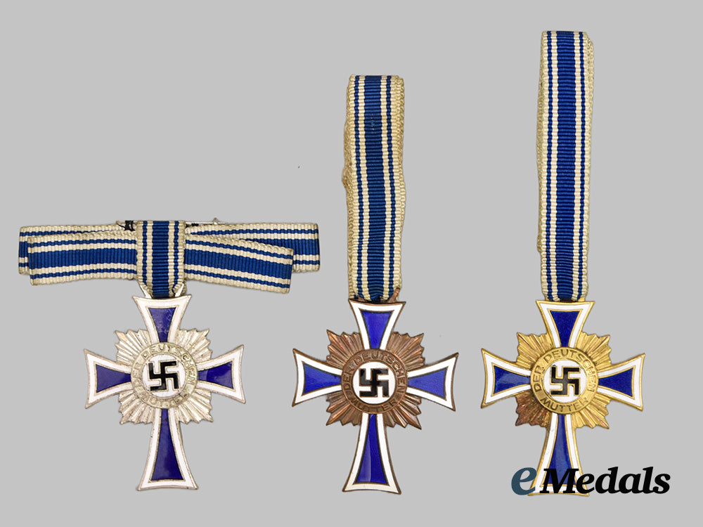 germany,_third_reich._a_mixed_lot_of_honour_crosses_of_the_german_mother,_all_grades___m_n_c6449