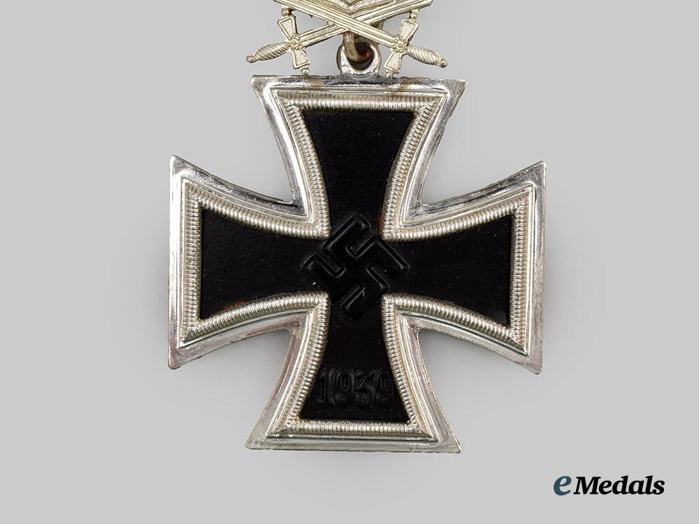 germany,_federal_republic._a_knight’s_cross_of_the_iron_cross_with_oak_leaves,_swords,_and_case,_exhibition_example_by_rudolf_souval,_c.1980___m_n_c6450