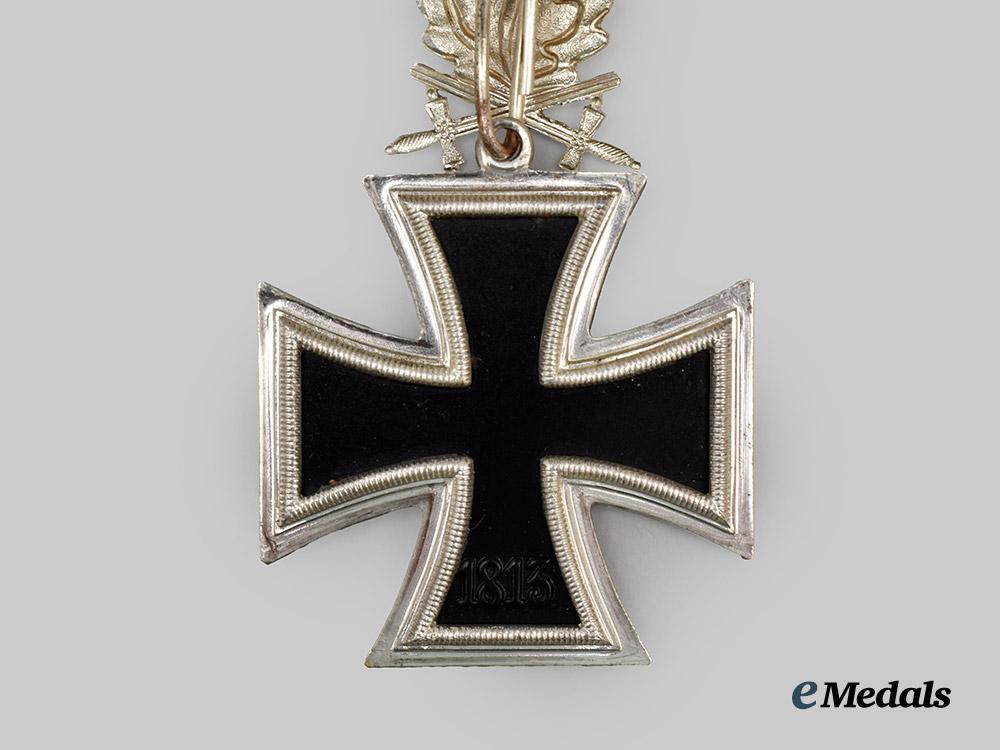 germany,_federal_republic._a_knight’s_cross_of_the_iron_cross_with_oak_leaves,_swords,_and_case,_exhibition_example_by_rudolf_souval,_c.1980___m_n_c6451