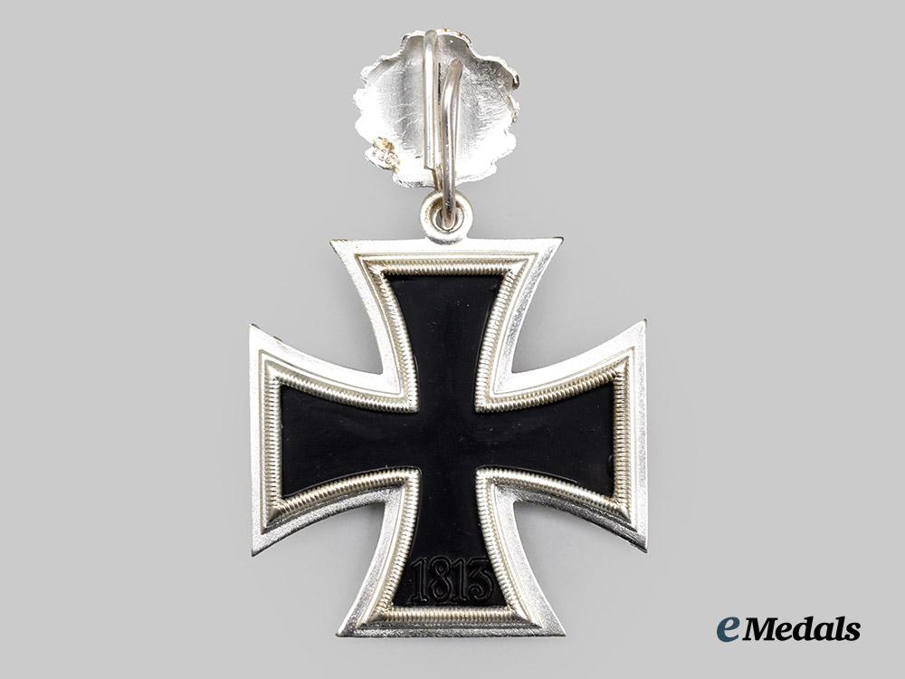germany,_federal_republic._a_knight’s_cross_of_the_iron_cross_with_oak_leaves,1957_version___m_n_c6453