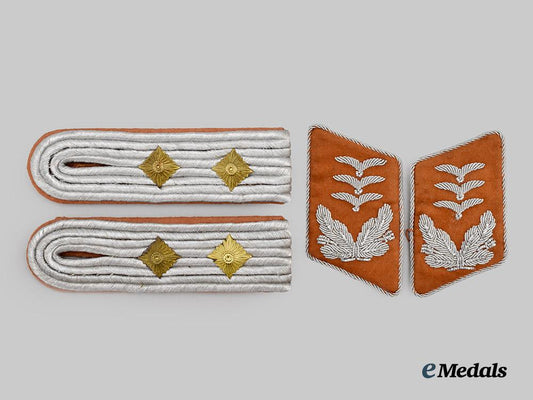 germany,_luftwaffe._a_set_of_communications_hauptmann_rank_insignia___m_n_c6454