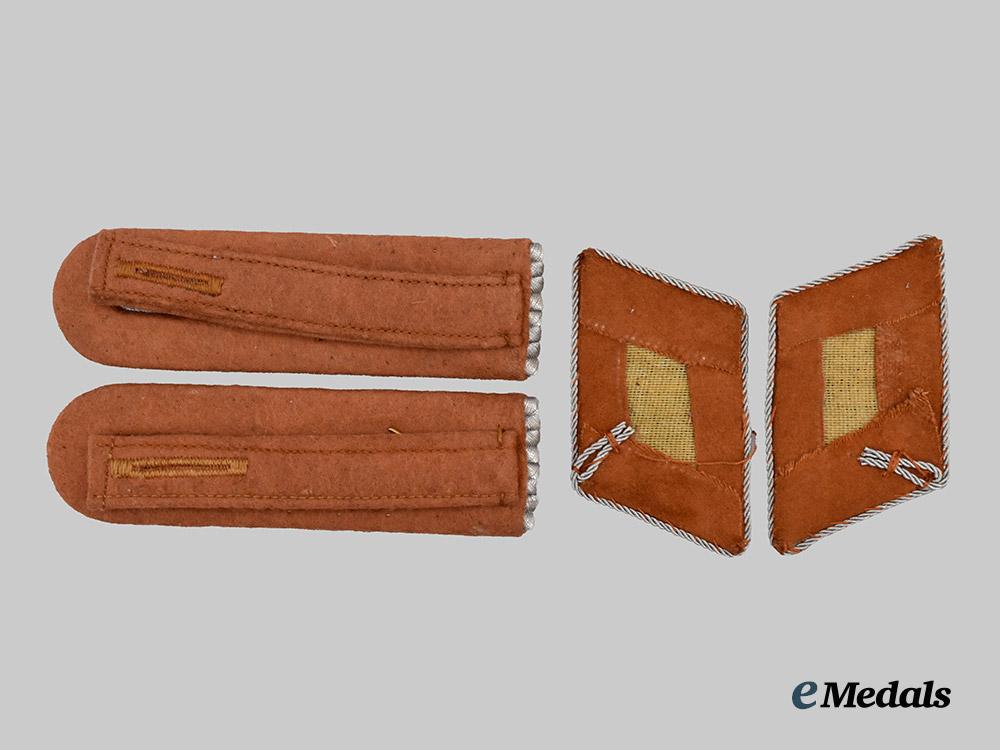 germany,_luftwaffe._a_set_of_communications_hauptmann_rank_insignia___m_n_c6455