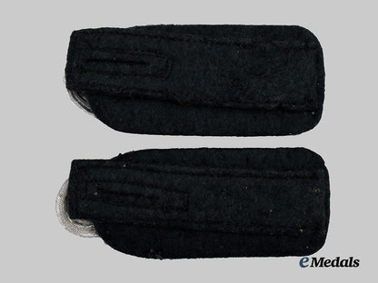 germany,_wehrmacht._a_set_of_medical_administration_officer-_grade_shoulder_boards___m_n_c6476