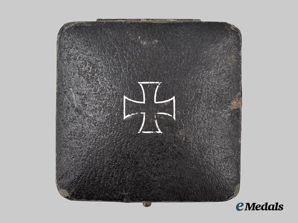 germany,_wehrmacht._a1939_iron_cross_i_class,_with_case,_by_paul_meybauer___m_n_c6477