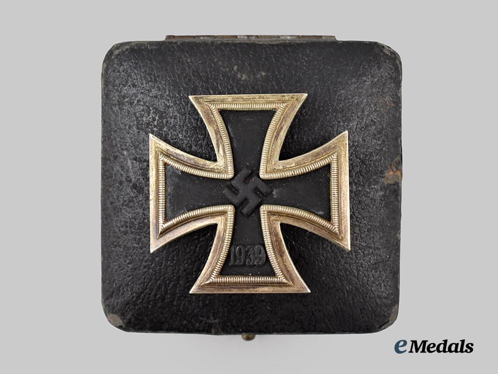 germany,_wehrmacht._a1939_iron_cross_i_class,_with_case,_by_paul_meybauer___m_n_c6480