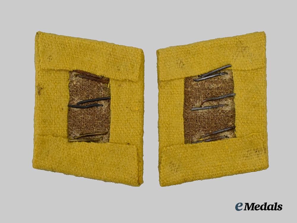 germany,_luftwaffe._a_set_of_flight_personnel_obergefreiter_collar_tabs,_late-_war_example___m_n_c6481