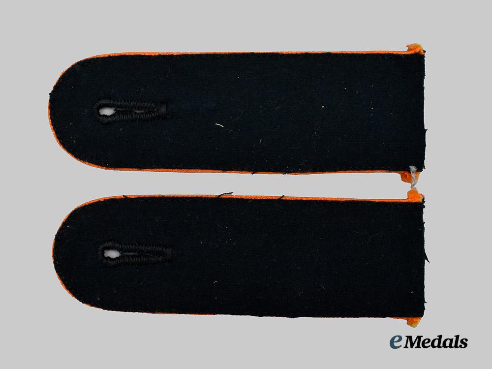 germany,_heer._a_set_of_feldgendarmerie_enlisted_personnel_shoulder_straps___m_n_c6489
