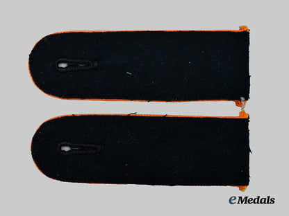 germany,_heer._a_set_of_feldgendarmerie_enlisted_personnel_shoulder_straps___m_n_c6489