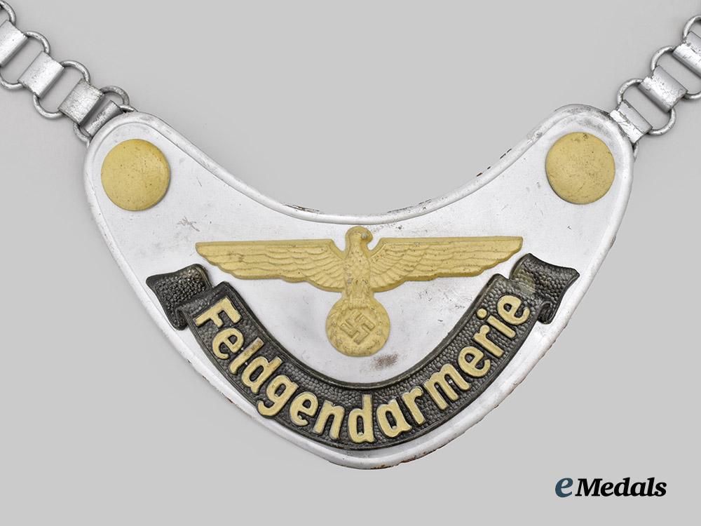 germany,_wehrmacht._a_feldgendarmerie_gorget,_by_f._w._assmann&_söhne___m_n_c6502