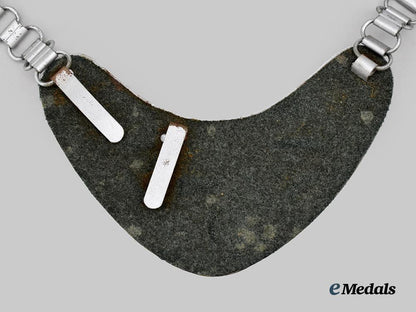 germany,_wehrmacht._a_feldgendarmerie_gorget,_by_f._w._assmann&_söhne___m_n_c6504