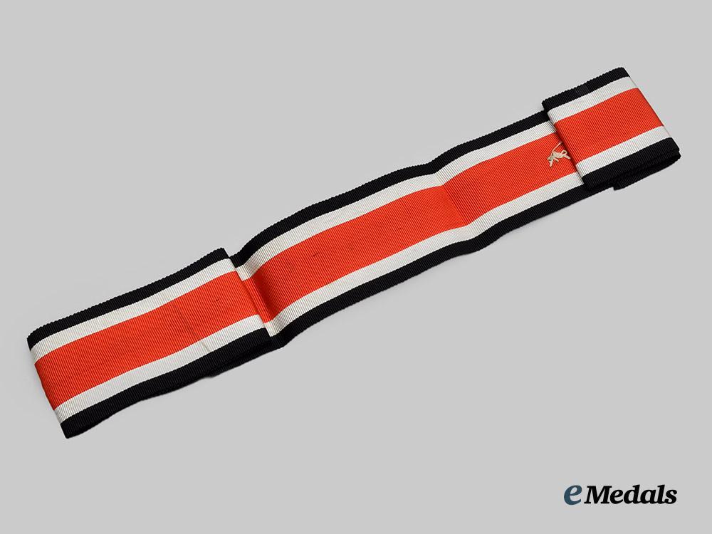 germany,_wehrmacht._a_neck_ribbon_for_the_knight’s_cross_of_the_iron_cross___m_n_c6517