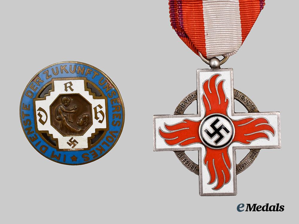 germany,_third_reich._a_pair_of_merit_decorations_for_fire_brigade_and_midwife_service___m_n_c6533