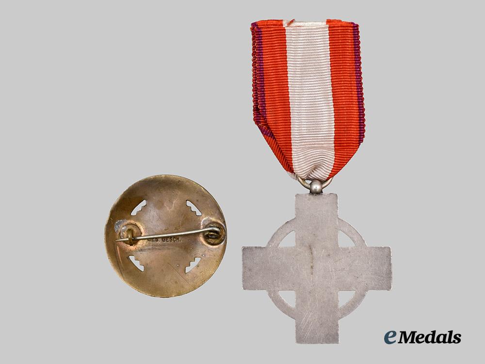germany,_third_reich._a_pair_of_merit_decorations_for_fire_brigade_and_midwife_service___m_n_c6534