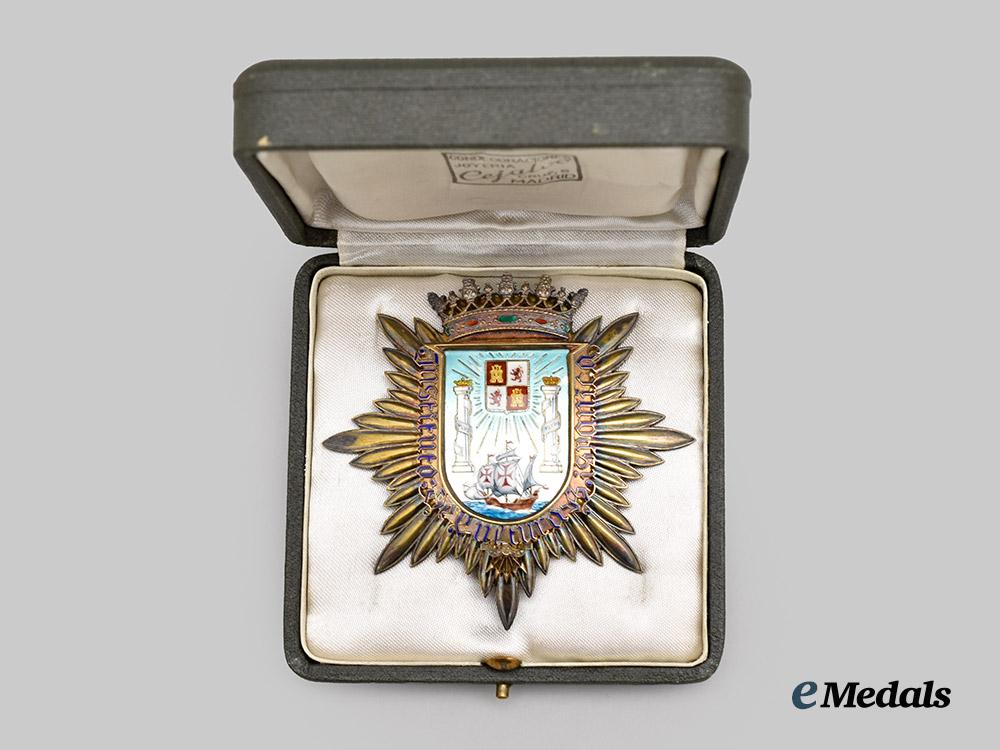 spain,_franco_period._an_institute_for_hispanic_culture_award,_breast_star_with_case,_c.1940___m_n_c6578