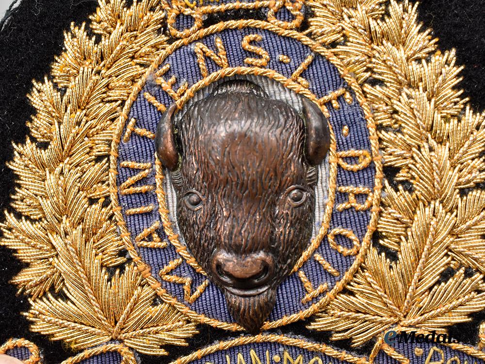canada,_commonwealth._a_pair_of_r._c._m._p_insignia___m_n_c6616