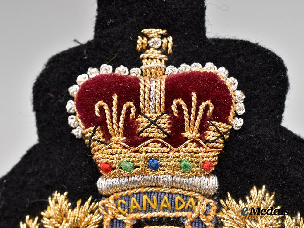 canada,_commonwealth._a_pair_of_r._c._m._p_insignia___m_n_c6617