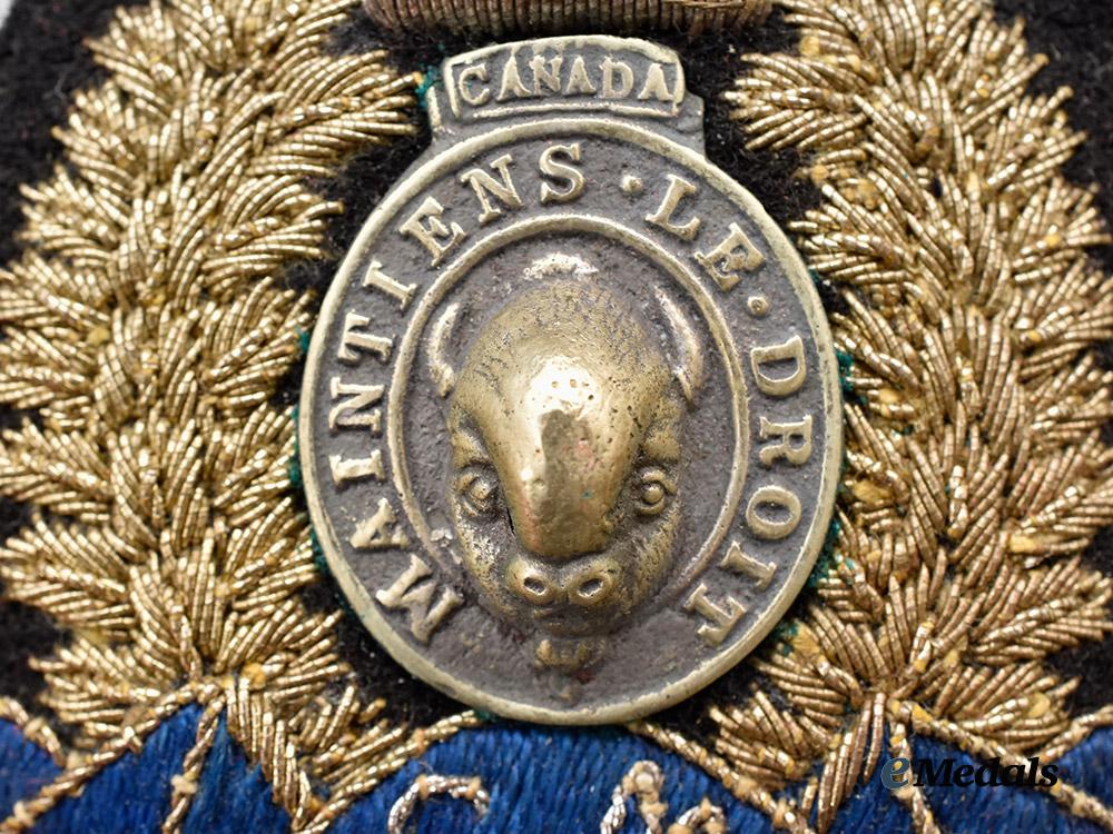 canada,_commonwealth._a_pair_of_r._c._m._p_insignia___m_n_c6618